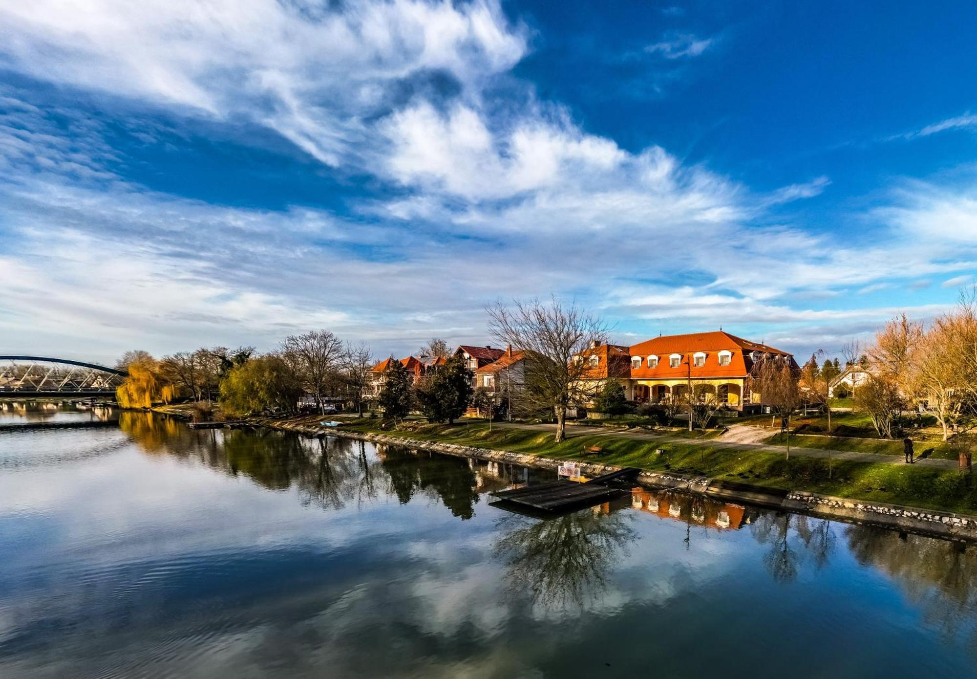 Regia Panzio Bed & Breakfast Halászi Dış mekan fotoğraf