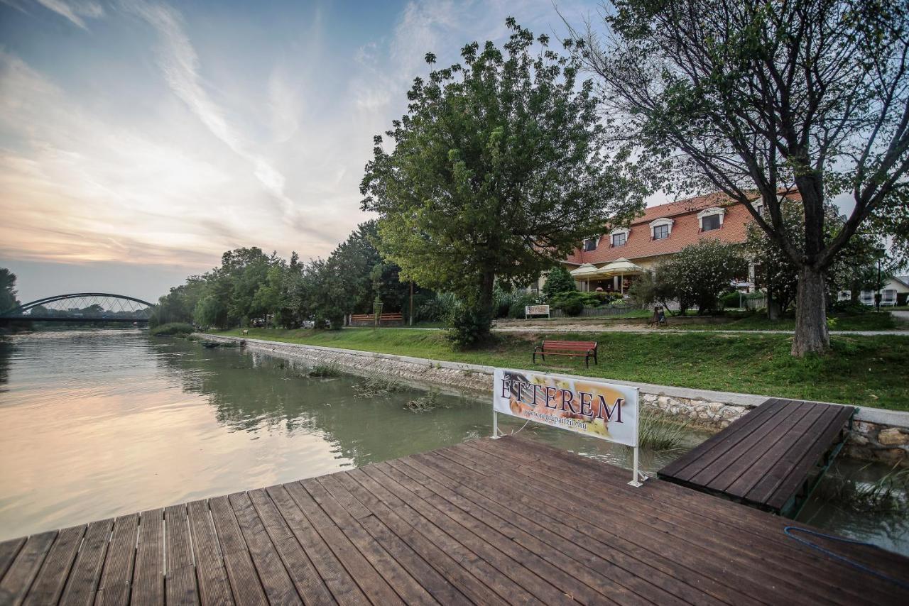 Regia Panzio Bed & Breakfast Halászi Dış mekan fotoğraf